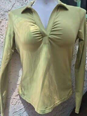 Long-Sleeve V-Neck Polo Top in Light Green